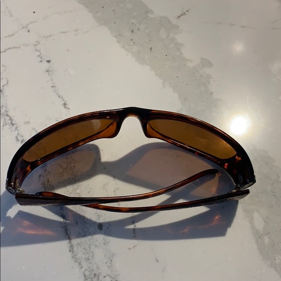 Leapord print sunglasses 😎 - Picture 2 of 6